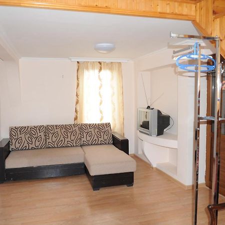 Apartment On Prospekt Mira 71 Sochumi Exterior foto