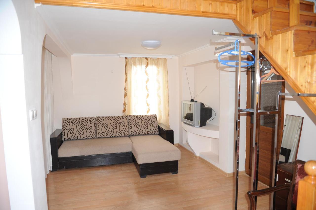 Apartment On Prospekt Mira 71 Sochumi Exterior foto