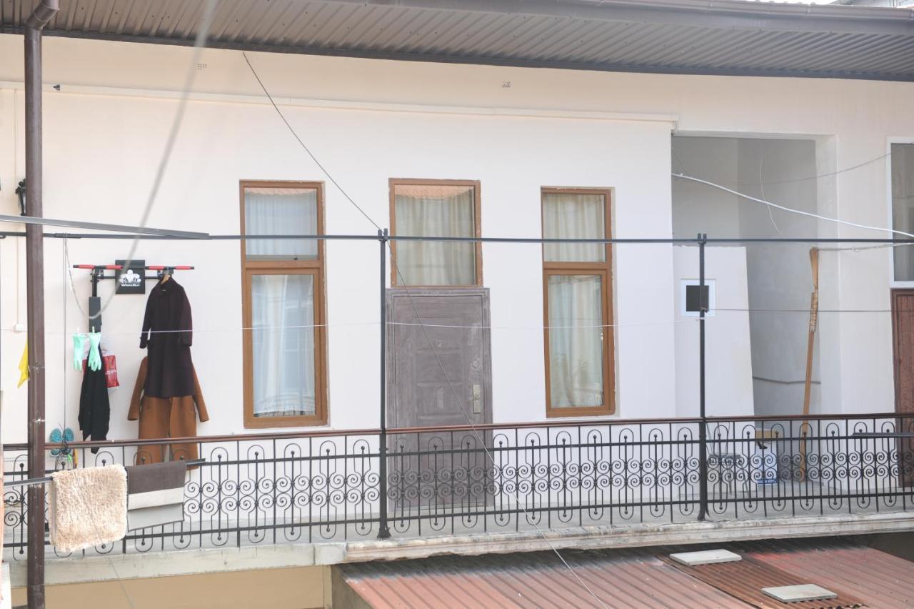 Apartment On Prospekt Mira 71 Sochumi Exterior foto