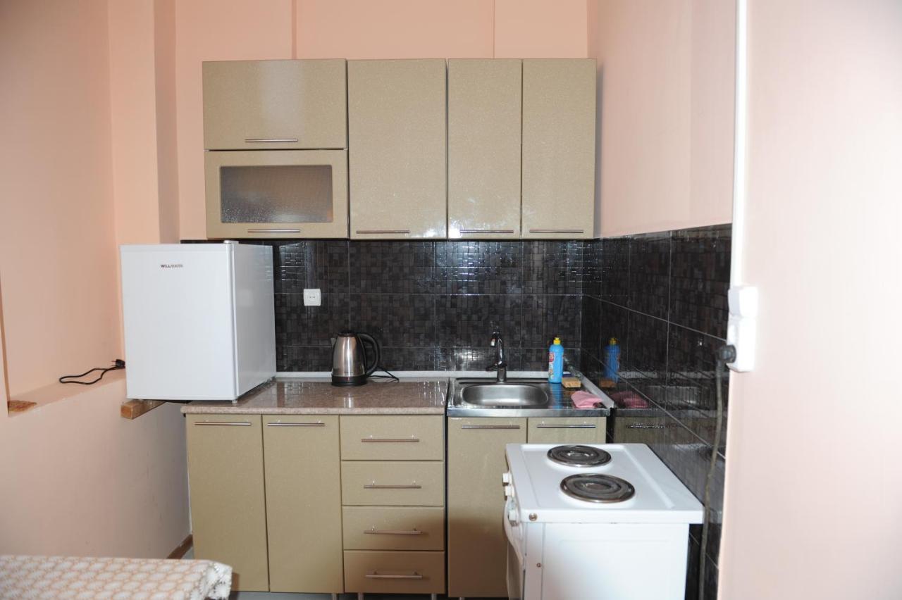 Apartment On Prospekt Mira 71 Sochumi Exterior foto