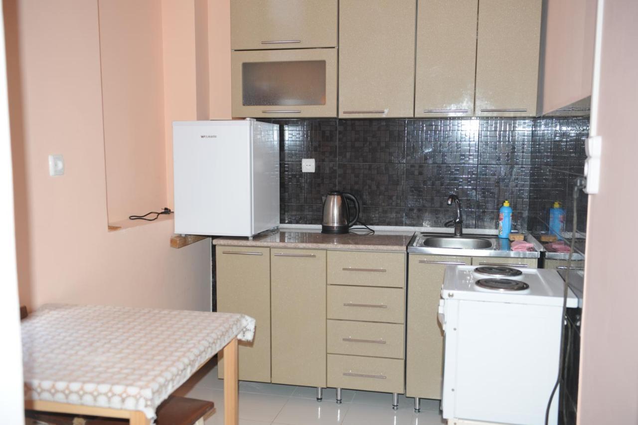 Apartment On Prospekt Mira 71 Sochumi Exterior foto